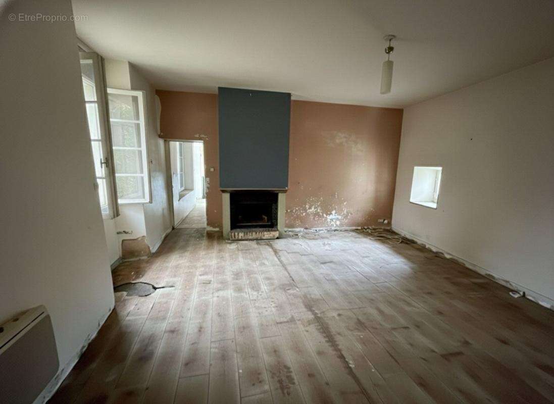 Maison à AUMAGNE