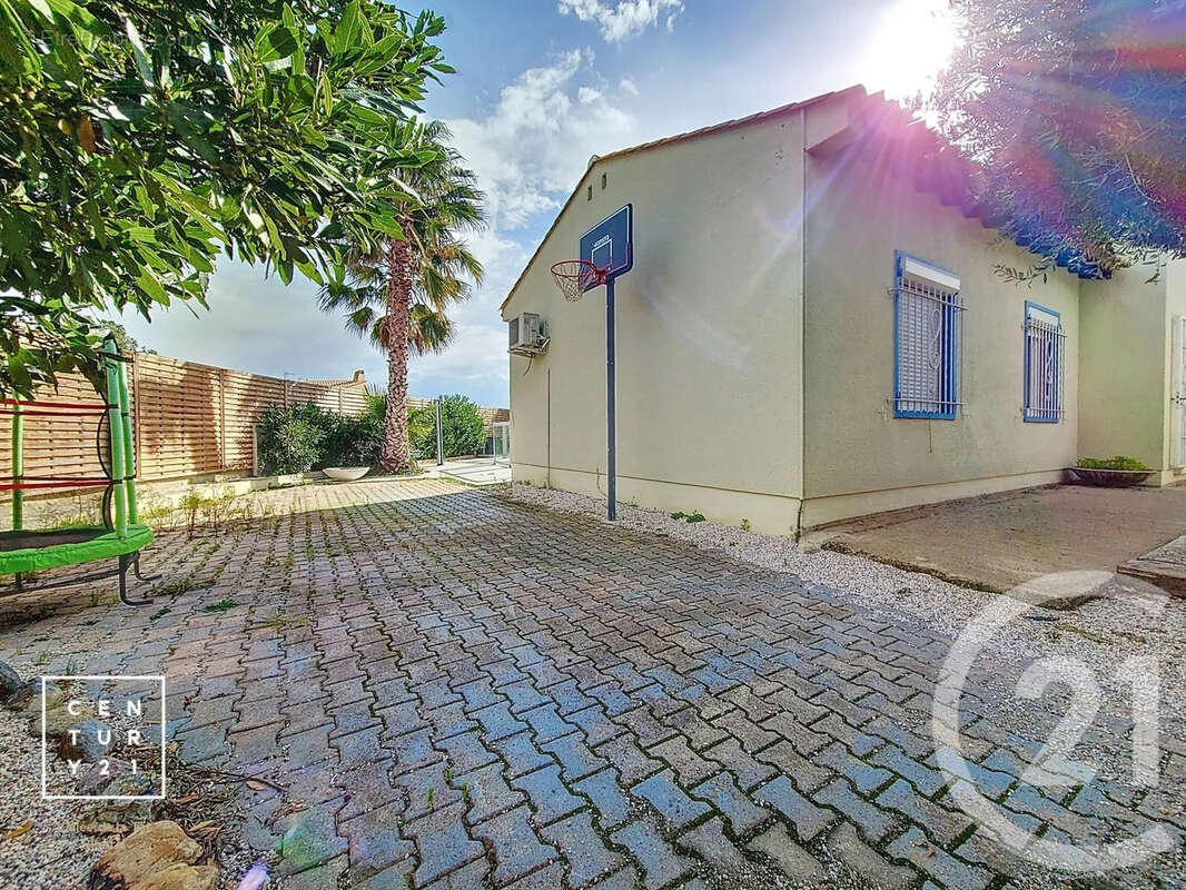 Maison à SAINT-ESTEVE