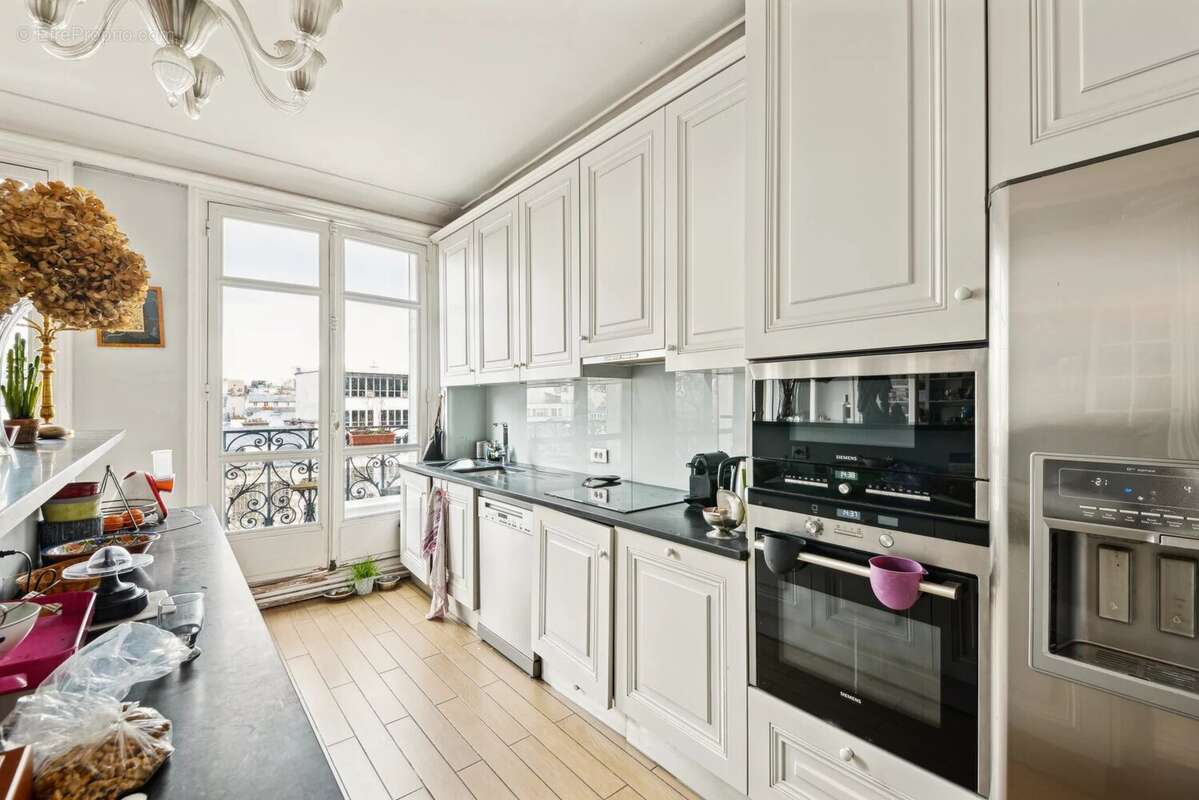 Appartement à PARIS-17E