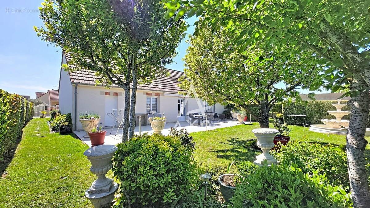 Maison à CORQUILLEROY