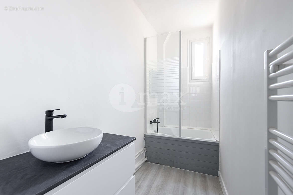 Courbevoie - 2 pieces 43 m² - 300 000  fai - photo 3