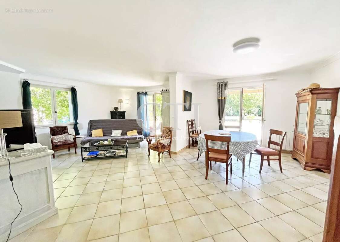 Maison à VAISON-LA-ROMAINE