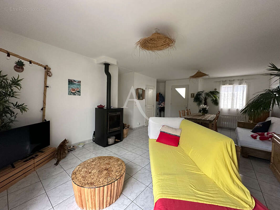 Maison à CINQ-MARS-LA-PILE