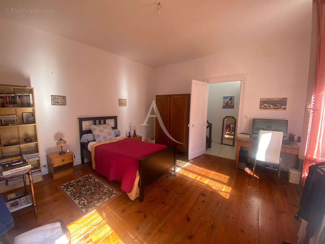 Maison de fond de cour avec extérieur et dépendance - photo 9