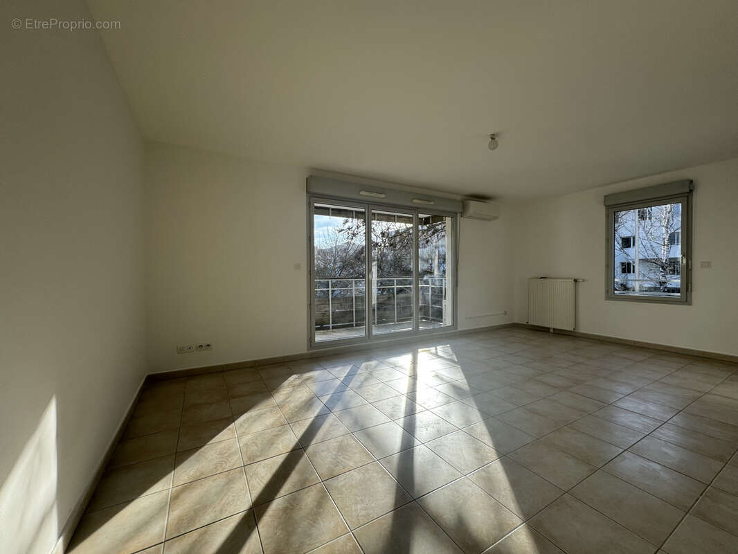 Appartement à MEYLAN