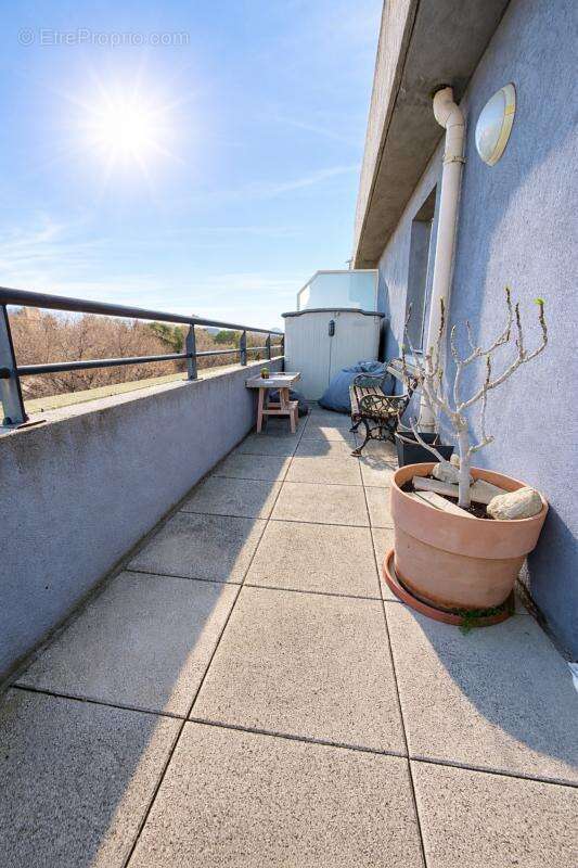 Appartement à MARSEILLE-4E