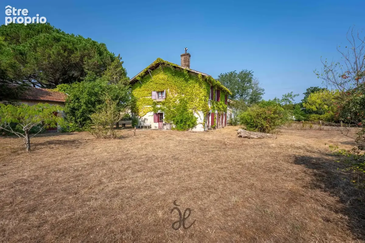Maison à SALLES