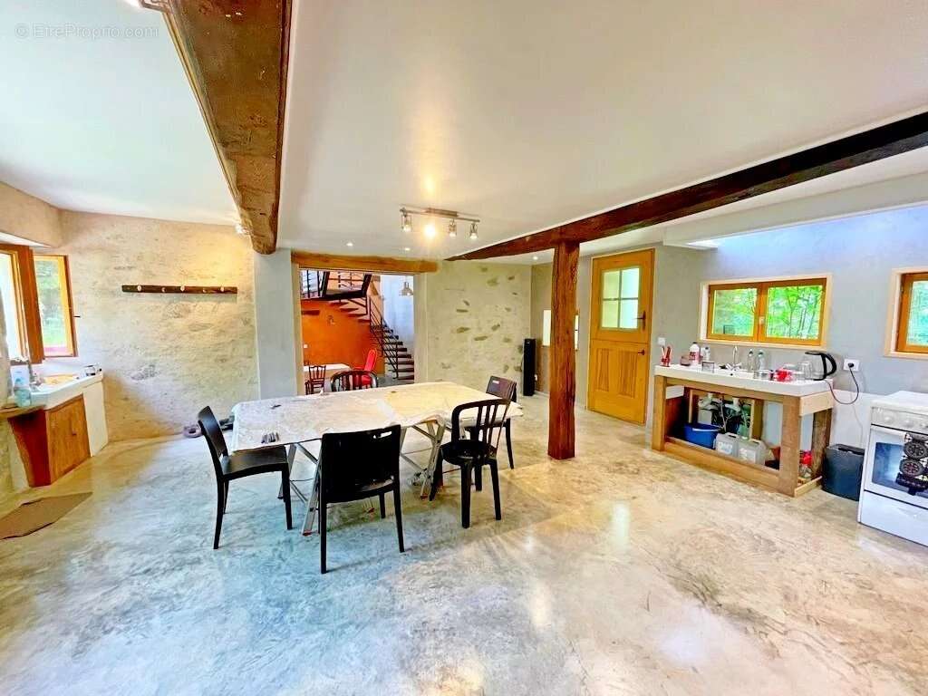 Maison à SAINT-BRISSON