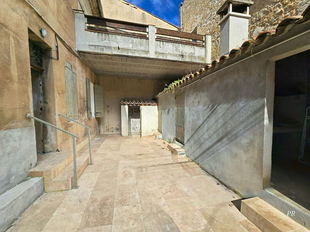 Appartement à LA BOUILLADISSE