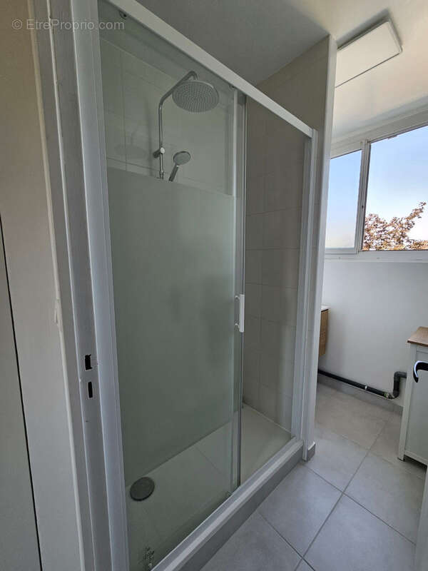 Appartement F3 bis lumineux avec terrasse, garage et cave - Quartier Malus à Bourges - photo 7