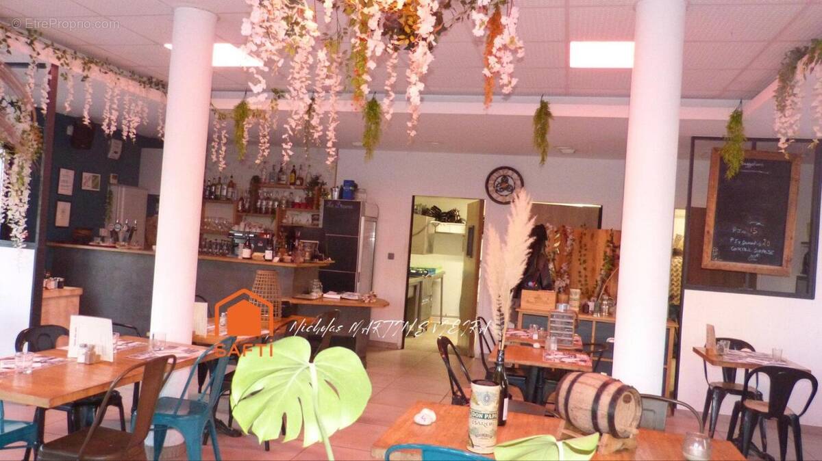 Photo 1 - Commerce à LA CALMETTE