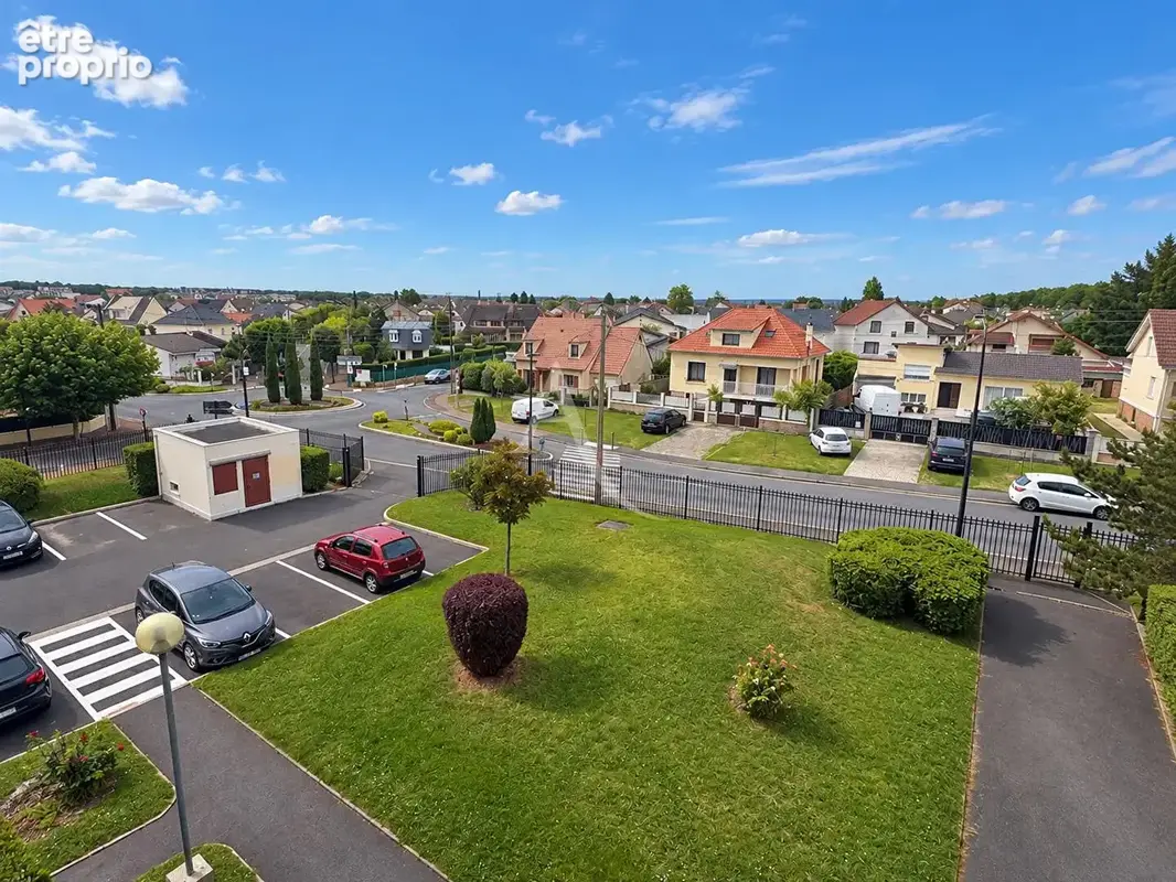 Coup de coeur - vaujours-f2  spacieux avec  terrasse - photo 6