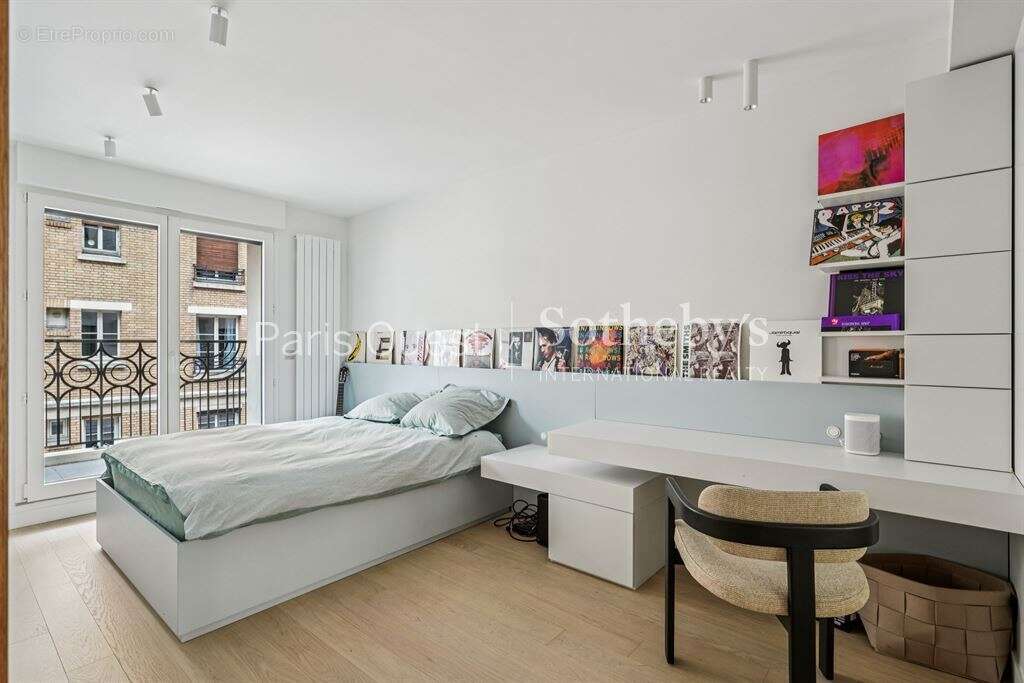 Appartement à LEVALLOIS-PERRET