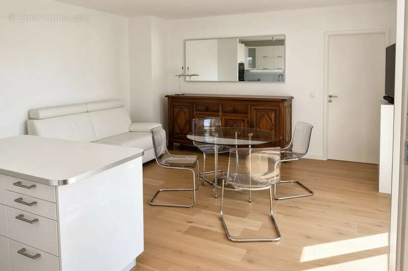 Appartement à VILLEPREUX