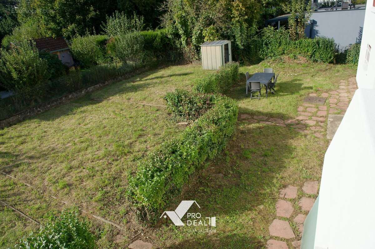 Maison à SAINT-DENIS-LES-BOURG