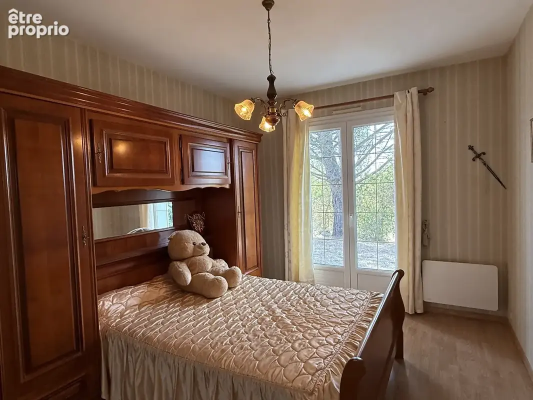 Bellegarde - Très belle maison de plain-pied de 160 m2 habitables en très bon état général. - photo 16