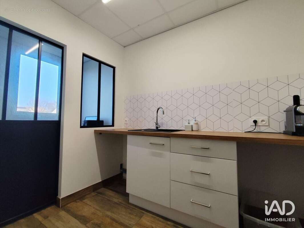 Photo 8 - Commerce à LUGON-ET-L'ILE-DU-CARNAY