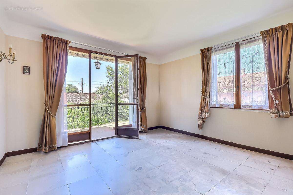 Maison à BOUILLARGUES