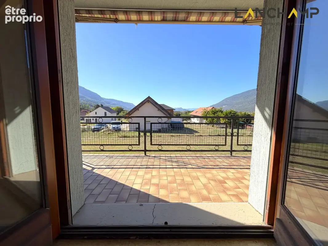 Maison à rénover avec sous-sol et joli terrain - photo 10