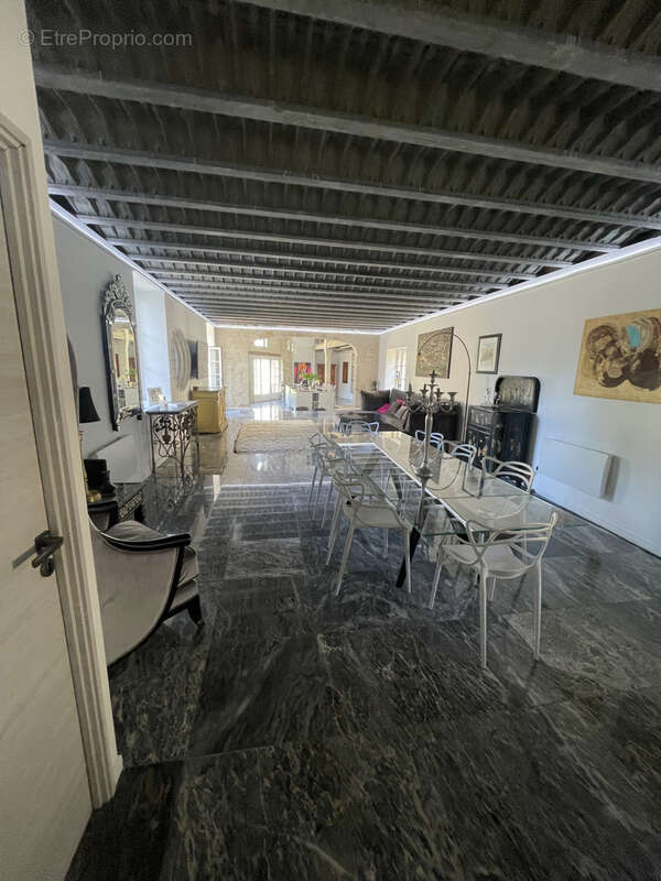Superbe propriété fortifiée avec deux tours, un sauna et un spa dans la cour, située dans un magnifique villag - photo 6