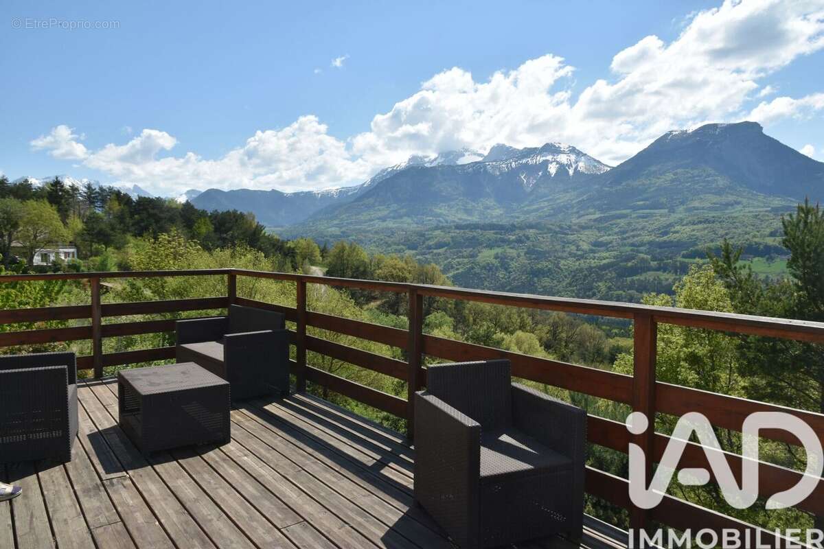 Maison 81 m² à La Salle-En-Beaumont  - photo 3