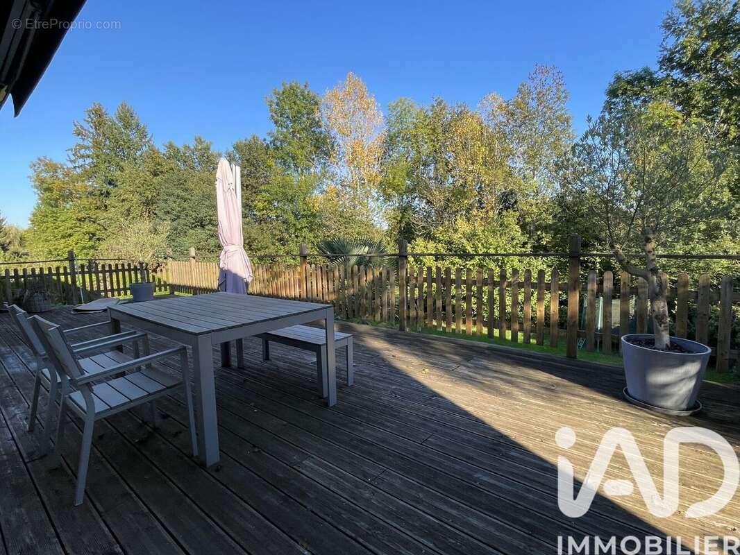 Photo 3 - Maison à LA CHAPELLE-DE-LA-TOUR