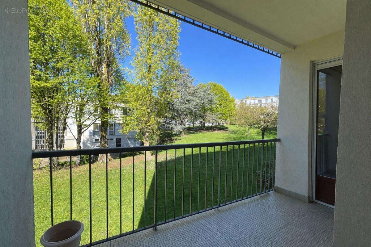 Appartement f3 - residence des rayes - garage - photo 3