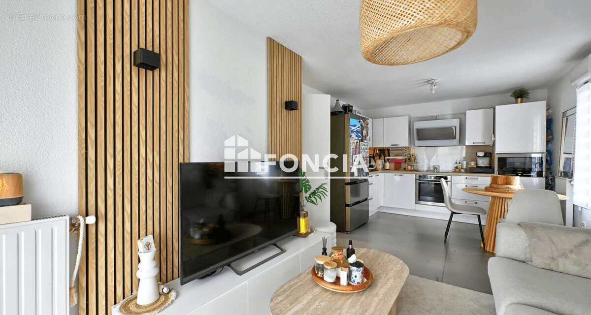 Appartement à CHANTELOUP-LES-VIGNES