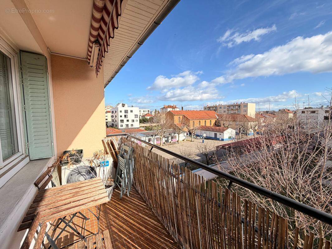 Appartement à LYON-8E