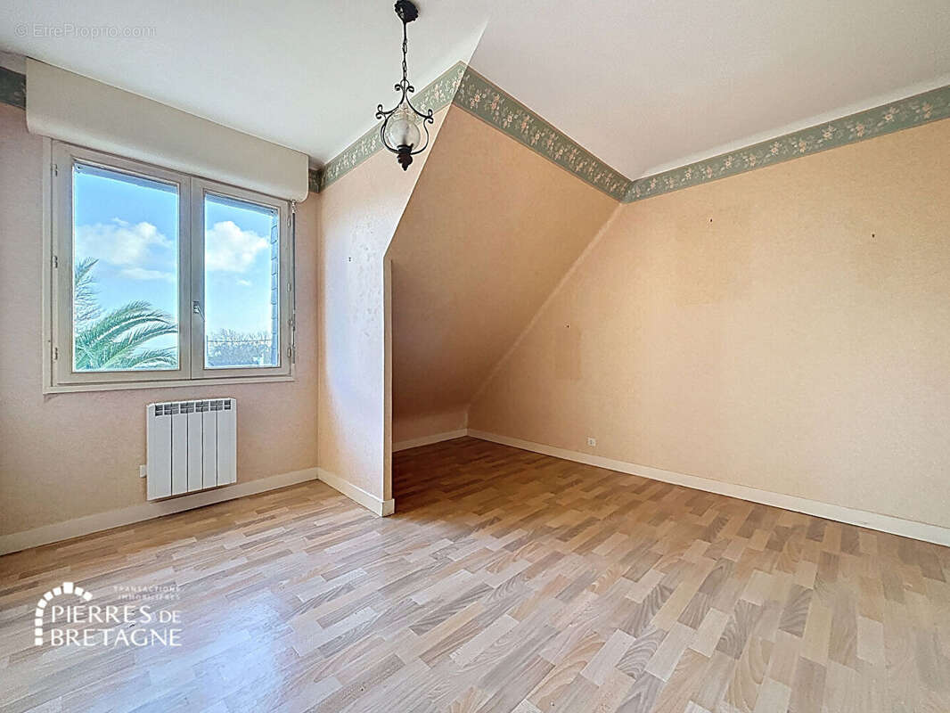 Maison à PLOUGONVELIN