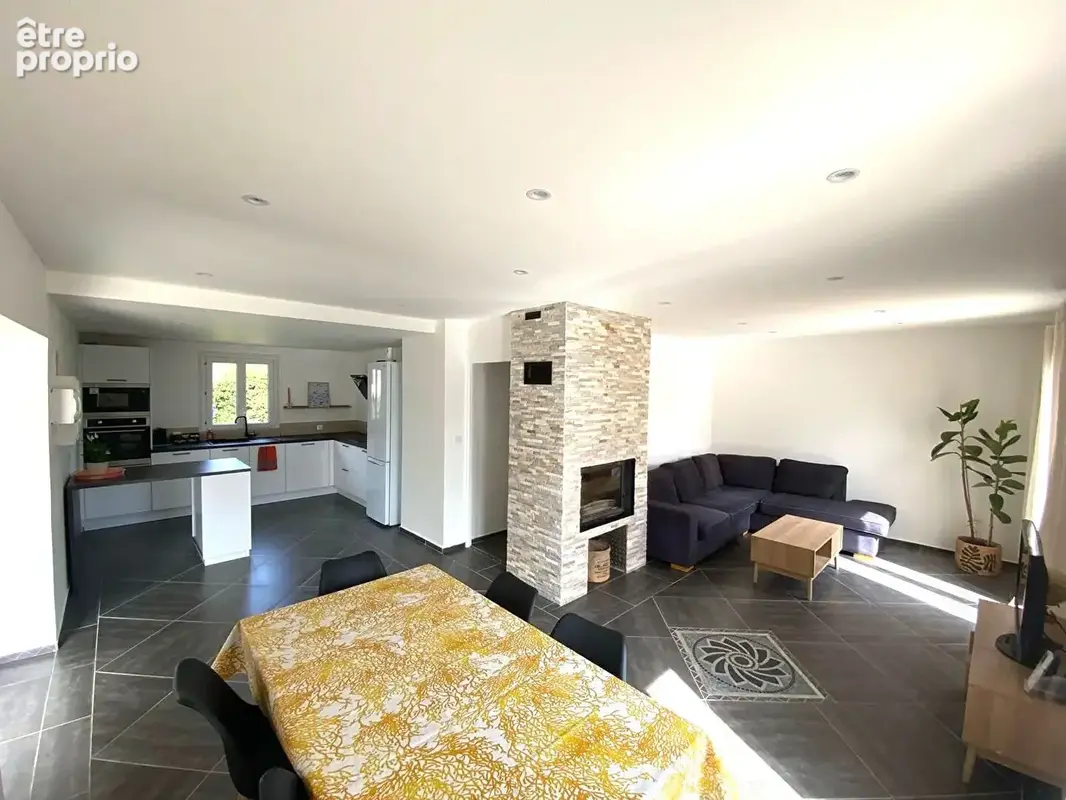 Garéoult Maison 5 pièces avec piscine au calme et proche des commodités - photo 4