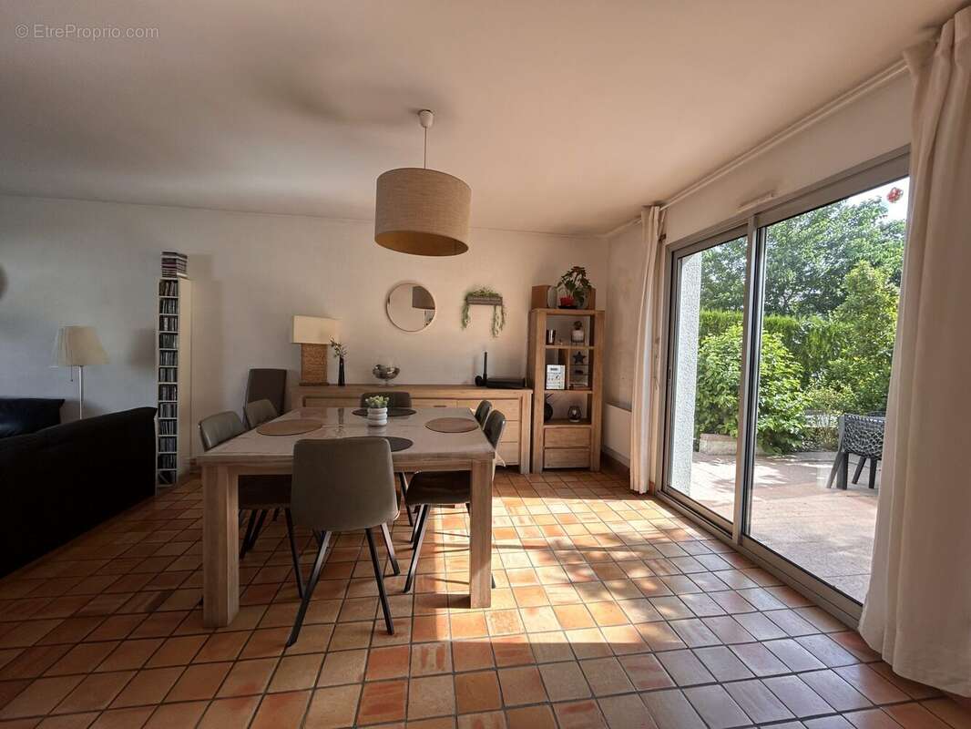 Maison à PELLOUAILLES-LES-VIGNES