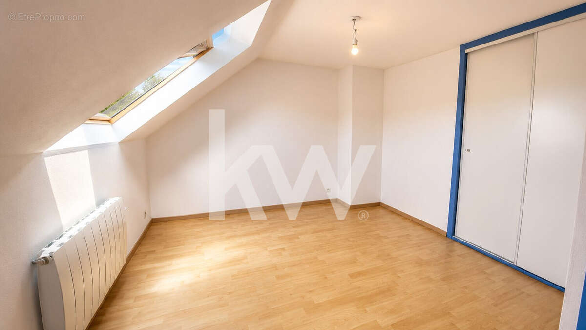 Maison 89 m² à Checy  - photo 8