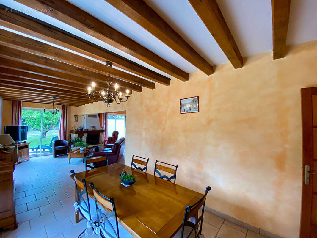 Maison à L'HUISSERIE