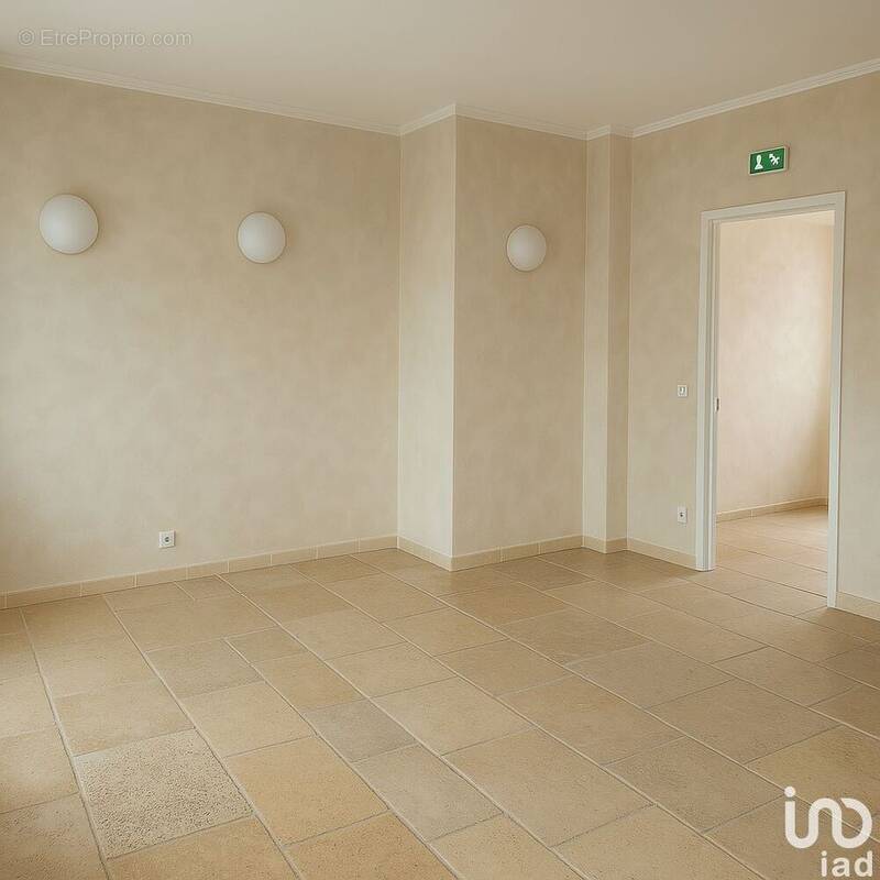 Photo 1 - Commerce à LE CREUSOT