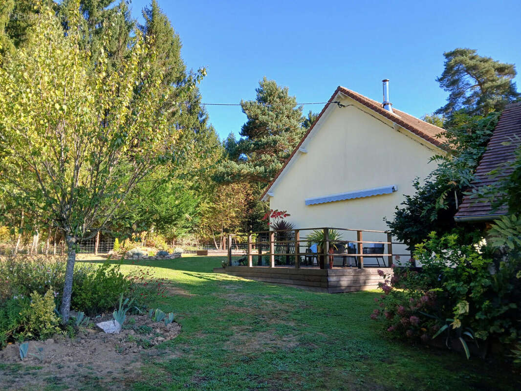 20251013_113454 - Maison à SAINT-PRIEST-LES-FOUGERES