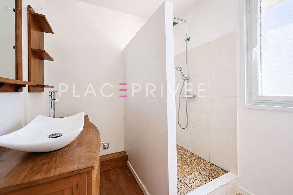Maison avec jardin et garage - photo 11