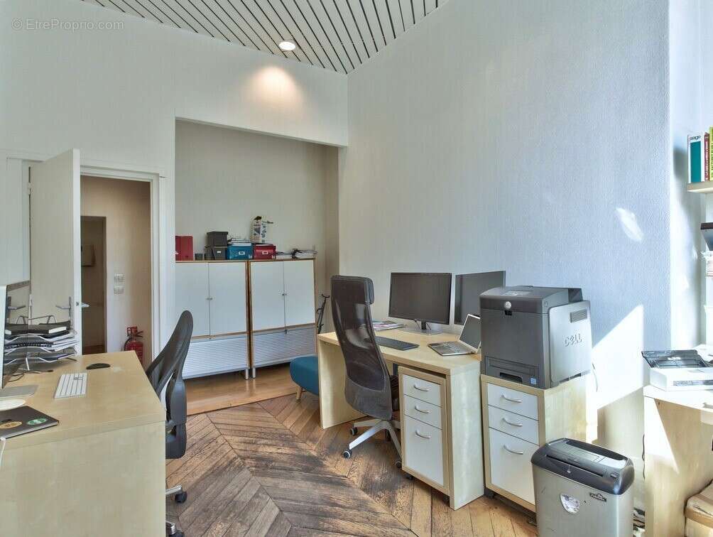 Commerce à PARIS-10E