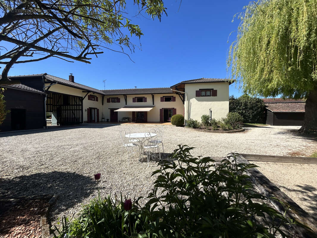 Maison à MONCETZ-L'ABBAYE