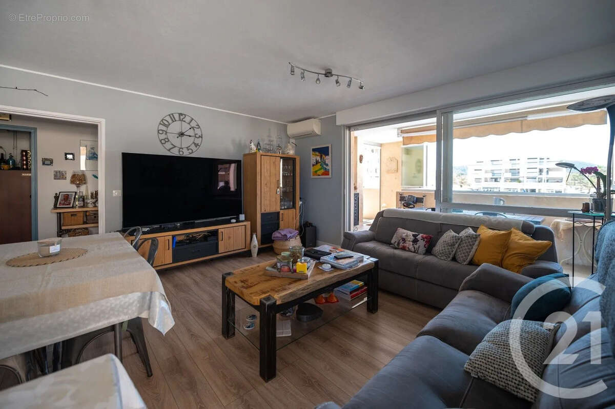 Appartement à BORMES-LES-MIMOSAS