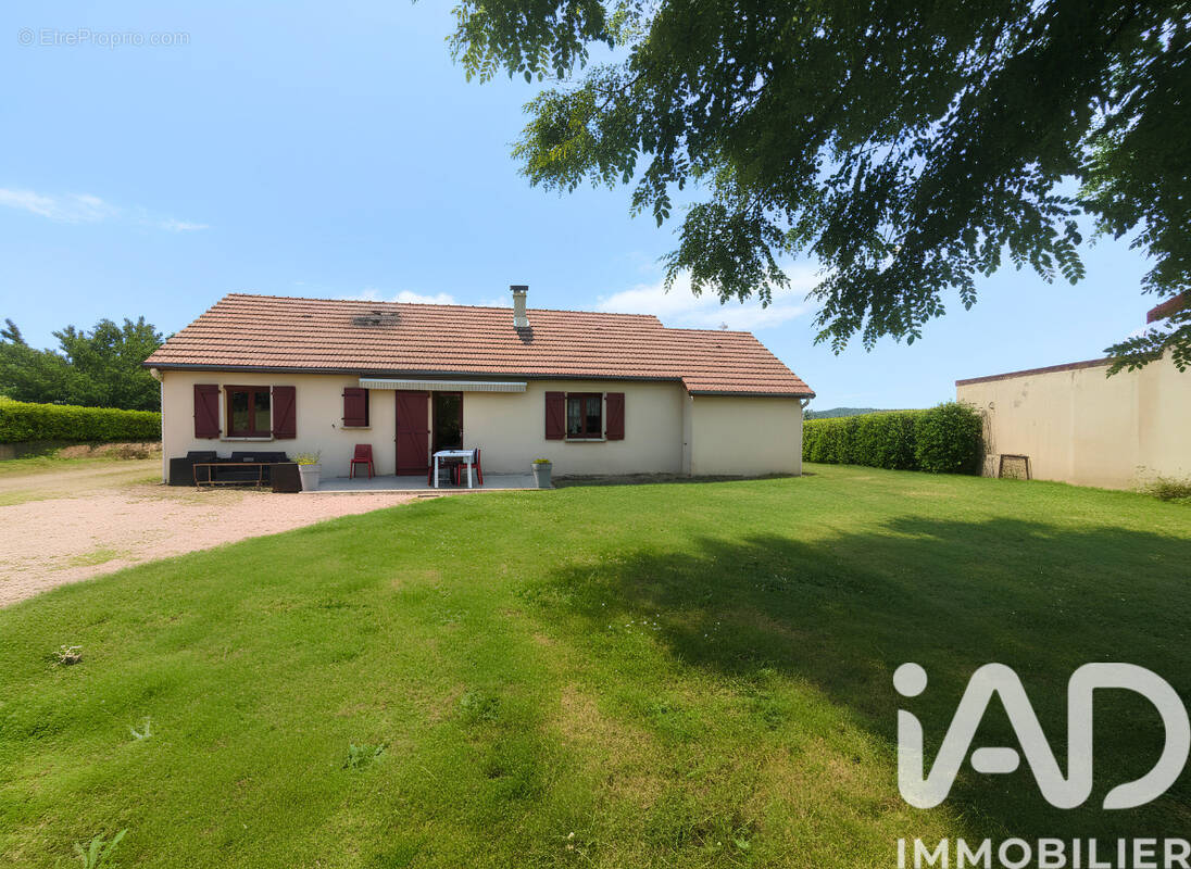 Photo 1 - Maison à SAINT-PIERRE-LAVAL