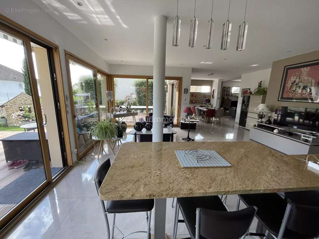 Maison à SOISY-SUR-SEINE