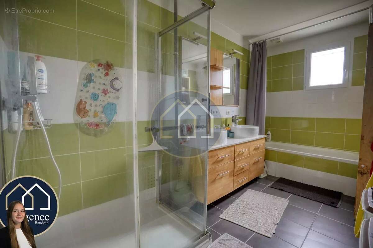 Maison à TREMBLAY-LES-VILLAGES