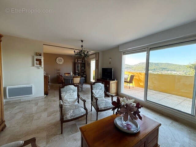 Appartement à HYERES