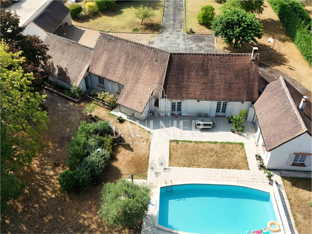 Maison à CONTRES