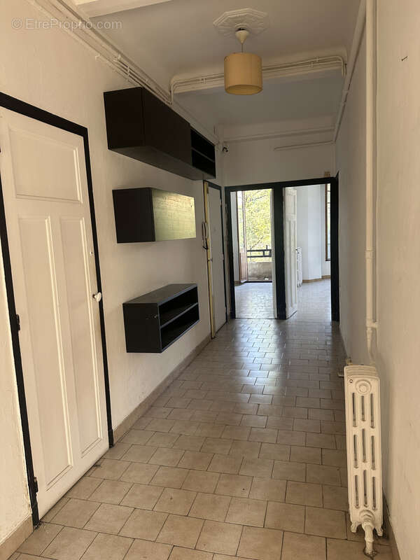 Appartement à MARSEILLE-4E