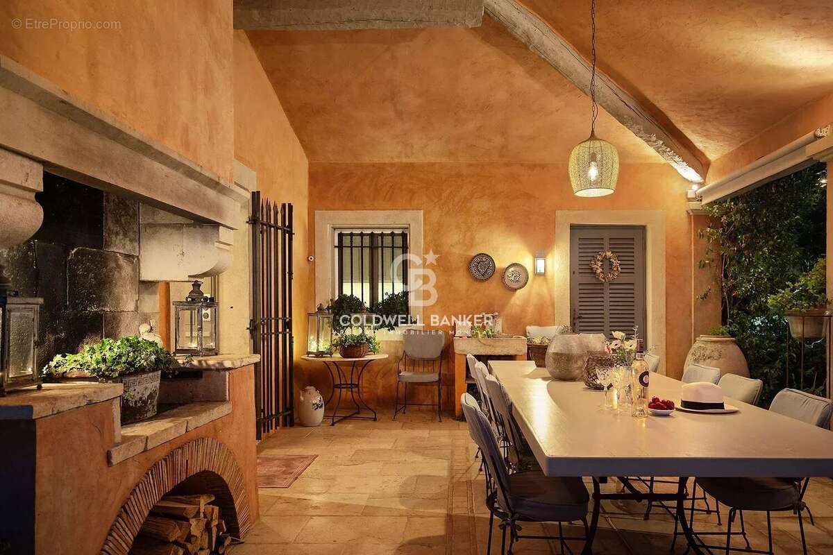 Maison à VALBONNE
