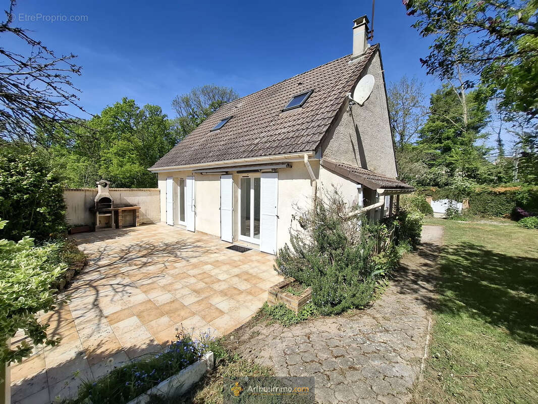 Maison à CRECY-LA-CHAPELLE