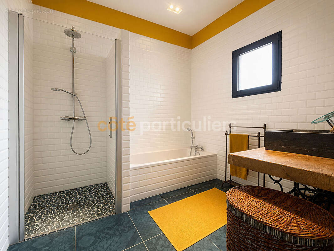 Villa d'exception de 360 m² aux portes de La Rochelle - Saint-Xandre - photo 13