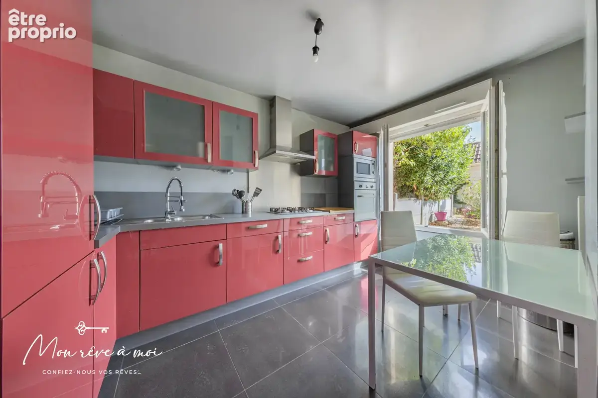 Maison au calme de 5 pièces de 107m2, avec jardin et parkings - photo 7
